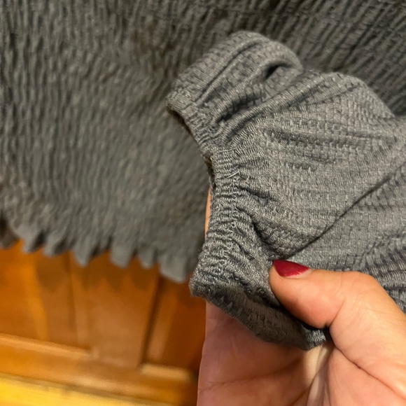 NWOT Kirious Off the Shoulder Smocked Top - Picture 8 of 12